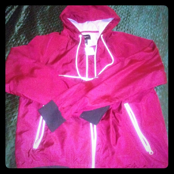 Zip front jacket with hood - Picture 1 of 3